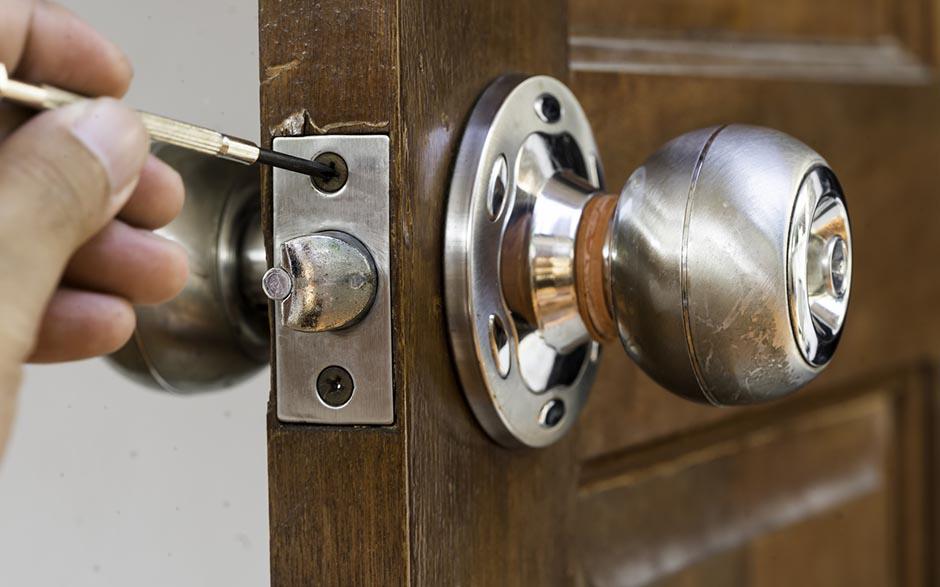 comment ouvrir une porte d'entrée bloquée Bois-le-Roi